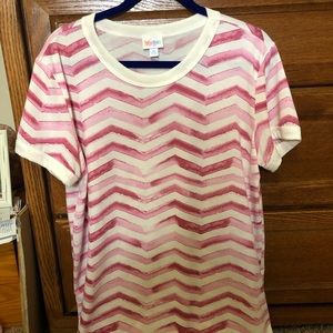 Darling pink and white chevron top 💕💗💕